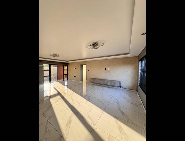 4 BEDROOM FREESTANDING FOR SALE IN MINERALIA